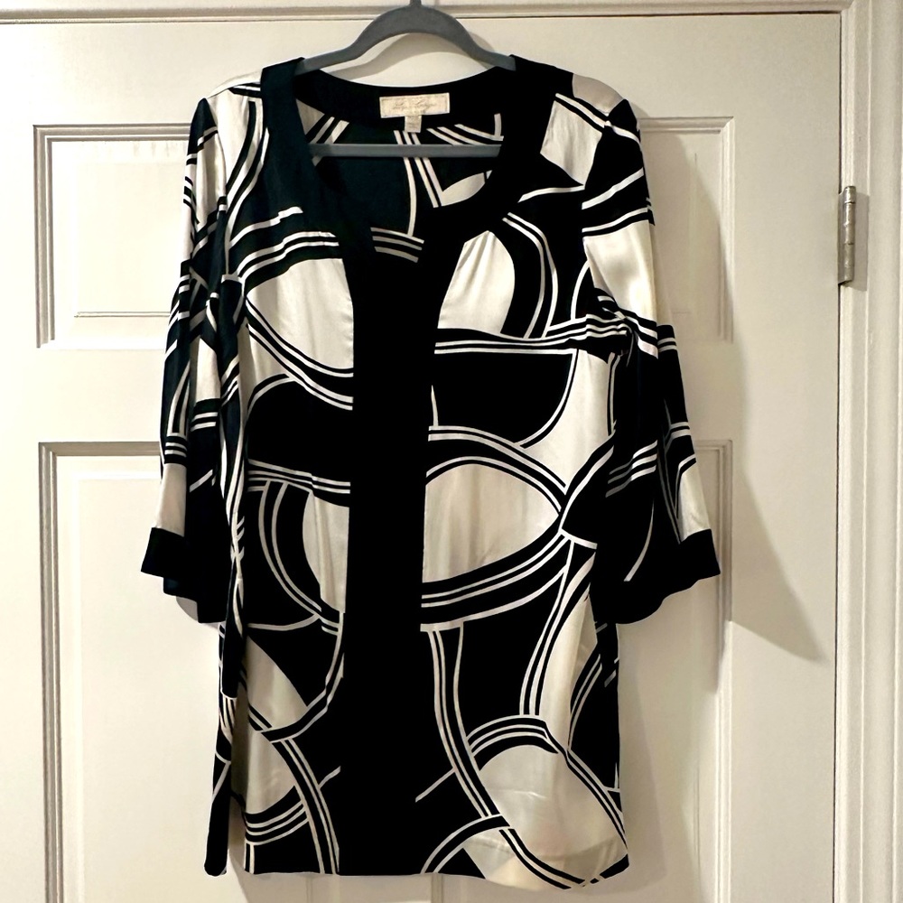 Liz Lange Maternity Silk Blouse. Graphic Black and White Print.